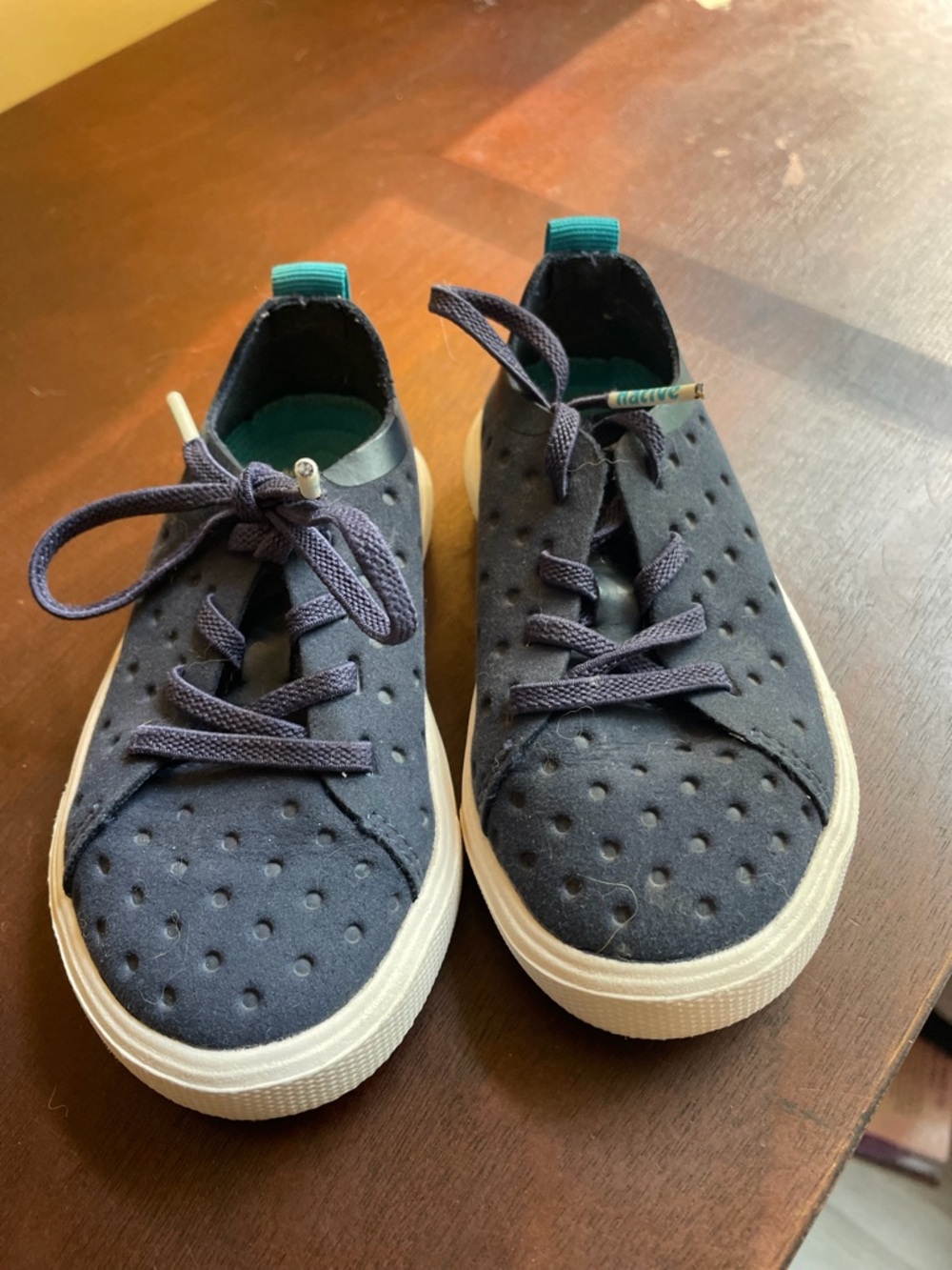 Native Kids Navy Perforated Sneakers with Teal Heel Tab size C6, size 6